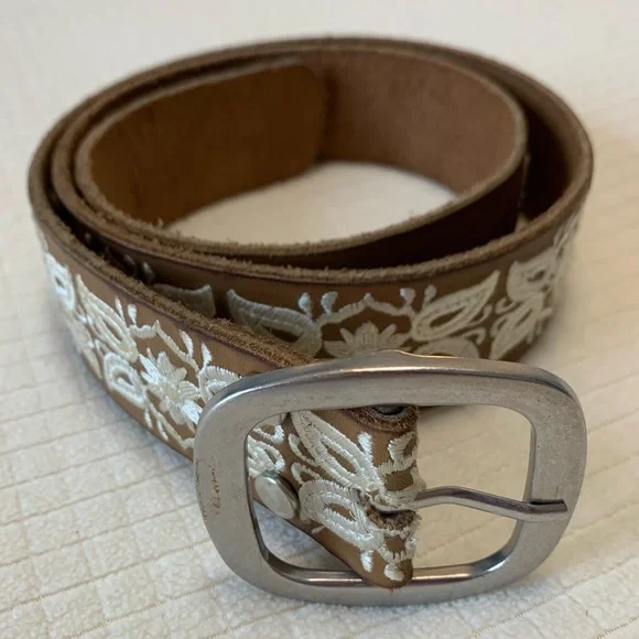 Lucky Brand embroidered leather belt - Picture 8 of 8